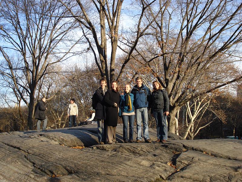 DSC01081.JPG - Vi kom også omkring Central Park. Det er en kæmpe park ude på Manhatten hvor der også er klipper der stikker op.
